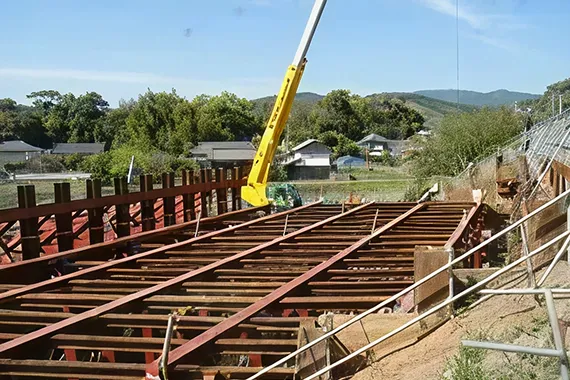 推進架台組立の画像